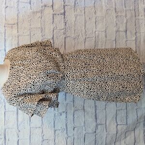 She & Sky Black & Cream Ruffle Sleeve Dress w/ Peekaboo Back - Size Medium